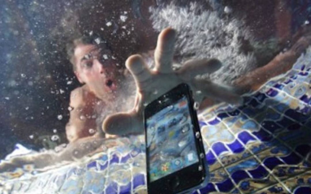 Móvil Mojado Barcelona | Reparación Urgente de Smartphones