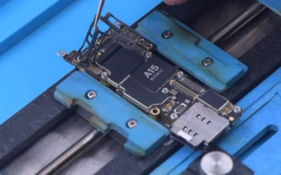 Reparar Placa Base iPhone Barcelona: La Solución Profesional para Averías Complejas